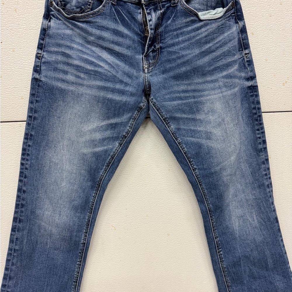 Buckle Men's Relaxed Fit Blue Jeans